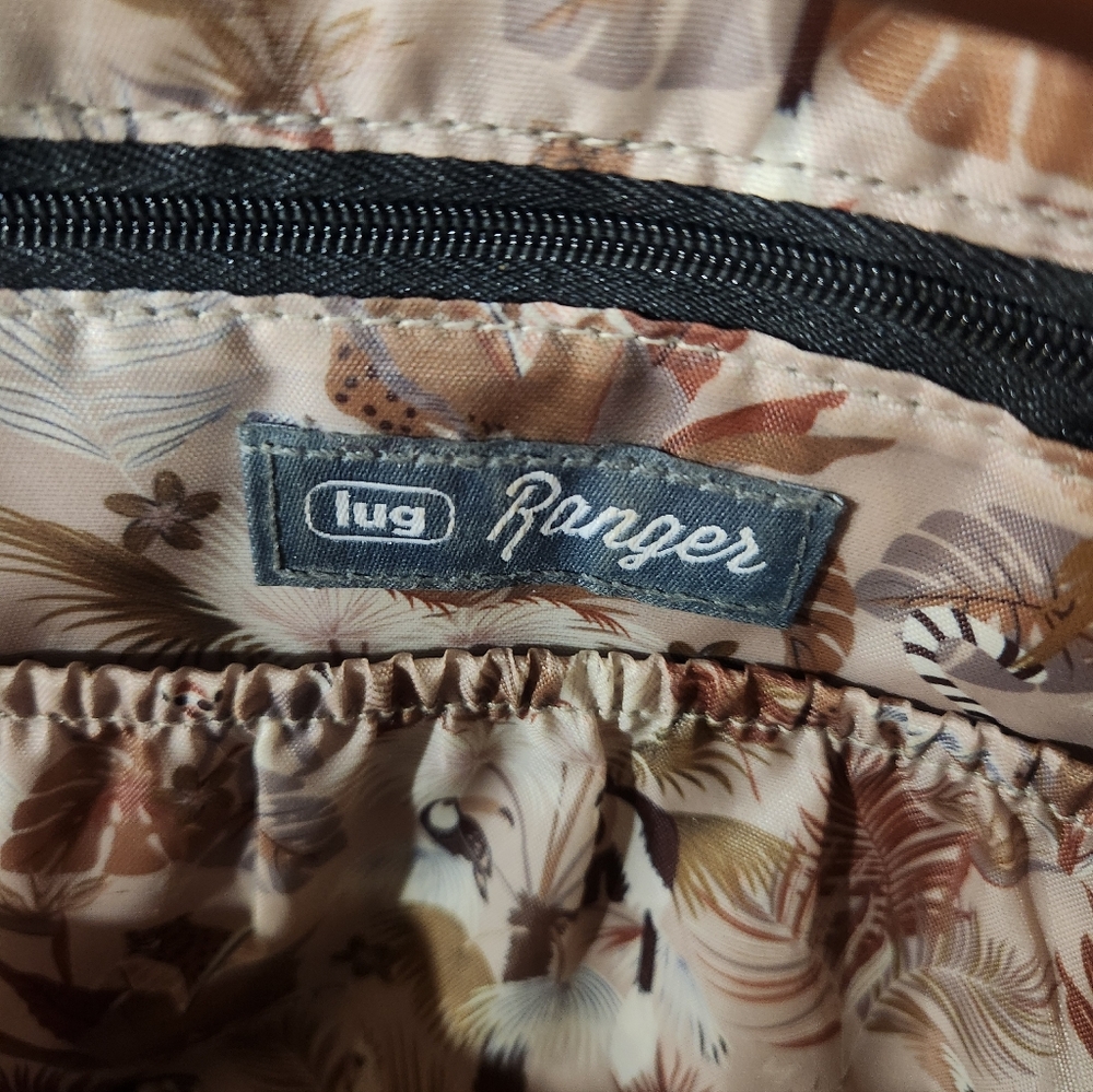Lug Ranger 2 RFID Medium Crossbody Bag | Zebra Sand Pattern *flaws" - Picture 6 of 15